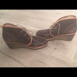 OluKai Wali Wedge Suede - Women's Brown suede